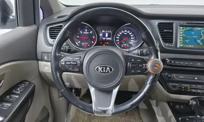 Kia Canival 2016, 118262 км, за 5942.63 USD - фото 13