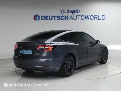 Tesla Model 3 2021, 38573 км, за 27241.7 USD