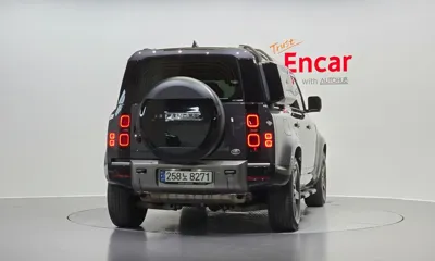 Land Rover Defender 2022, 70291 км, за 43746.7 USD