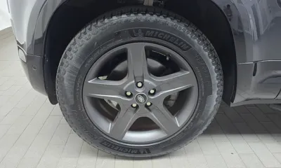 Land Rover Defender 2022, 70291 км, за 43746.7 USD