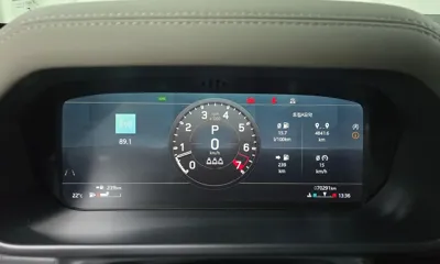 Land Rover Defender 2022, 70291 км, за 43746.7 USD - фото 8