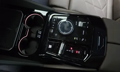 BMW 5-Series 2026, 6818 км, за 46708.34 USD - фото 9