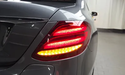 Mercedes-Benz E-Class 2019, 78584 км, за 17781.61 USD - фото 23