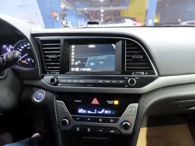 Hyundai Avante 2017, 190110 км, за 3964.32 USD