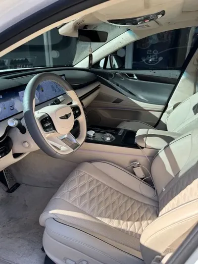 Genesis G80 · 2025 год
