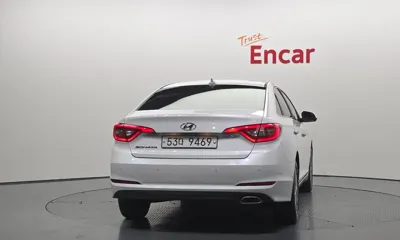 Hyundai Sonata 2015, 161778 км, за 4517.97 USD