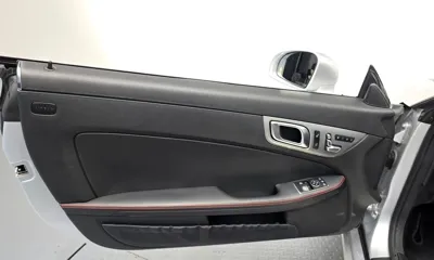 Mercedes-Benz SLC-Class 2019, 63243 км, за 19364.58 USD - фото 24