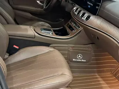 Mercedes-Benz E-Class 2022, 100000 км, за 35185.4 USD