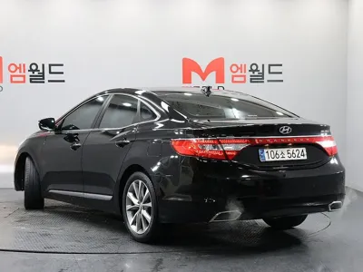 Hyundai Grandeur 2015, 145260 км, за 3603.78 USD