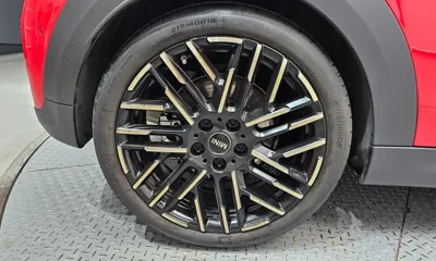 MINI Cooper 2025, 22305 км, за 20940 USD