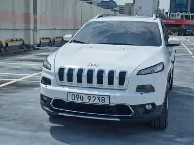 Jeep Cherokee · 2017 год