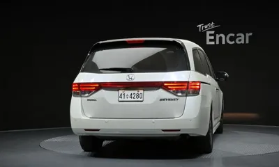 Honda Odyssey 2015, 84499 км, за 10245.91 USD