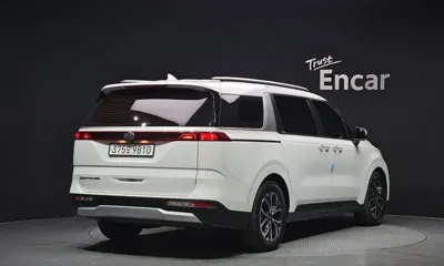 Kia Canival 2021, 58105 км, за 15547.76 USD