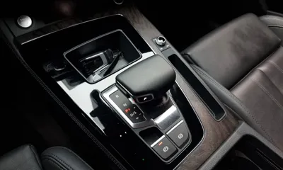 Audi Q5 2023, 49635 км, за 29689.95 USD - фото 9