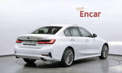 BMW 3-Series 2019, 121948 км, за 14886.56 USD