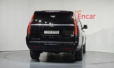 Cadillac Escalade 2017, 70819 км, за 22752.38 USD