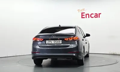 Hyundai Avante 2017, 129873 км, за 5919.86 USD