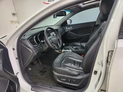 Kia K5 2011, 171000 км, за 2931.6 USD