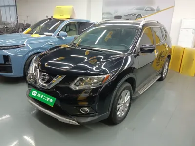 Nissan X-Trail · 2015 год