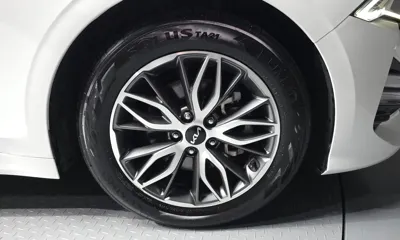Kia K5 2022, 55598 км, за 10906.94 USD