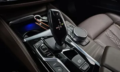 BMW 5-Series 2020, 66079 км, за 22794.84 USD - фото 9