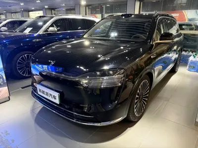 AITO 问界 AITO M9 · 2025 год