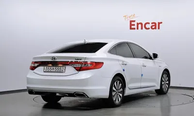 Hyundai Grandeur 2016, 93927 км, за 7525.6 USD