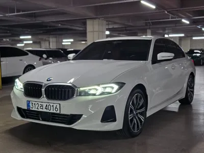 BMW 3-Series · 2025 год