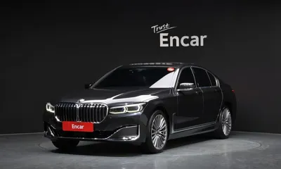 BMW 7-Series · 2021 год