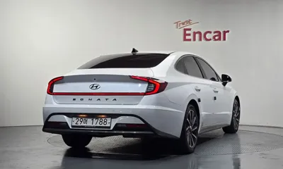 Hyundai Sonata 2020, 108690 км, за 11116.16 USD - фото 2