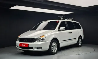 Kia Canival · 2012 год