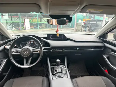 Mazda 3 Axela 2021, 70000 км, за 8502.54 USD