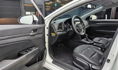 Hyundai Avante 2018, 79494 км, за 7090.82 USD - фото 10