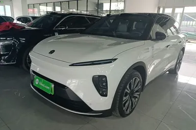 Nio ES8 · 2024 год