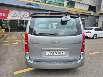 Hyundai Starex 2011, 220000 км, за 3120.52 USD