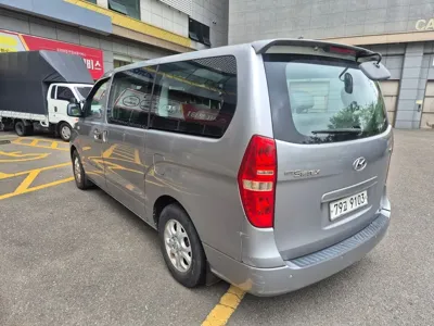 Hyundai Starex 2011, 220000 км, за 3120.52 USD