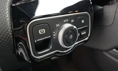 Mercedes-Benz CLA-Class 2023, 24107 км, за 22882.39 USD - фото 20