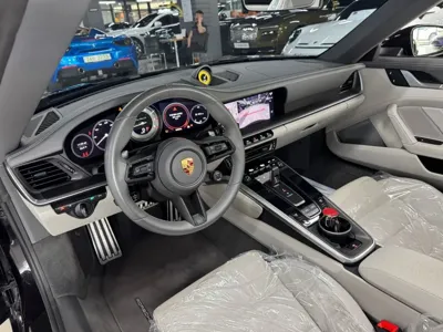 Porsche 911 2023, 25500 км, за 183142.97 USD