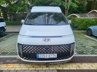 Hyundai Staria 2025, 9267 км, за 41026.65 USD