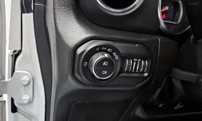 Jeep Wrangler 2023, 78097 км, за 31529.15 USD - фото 17
