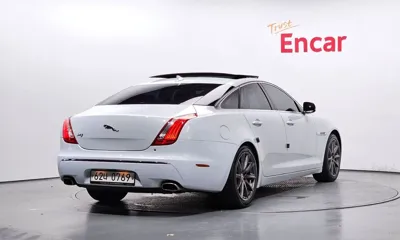 Jaguar XJ 2015, 130318 км, за 9524.43 USD