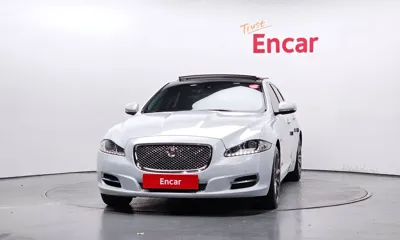 Jaguar XJ 2015, 130318 км, за 9524.43 USD