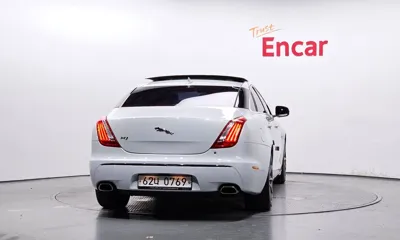 Jaguar XJ 2015, 130318 км, за 9524.43 USD