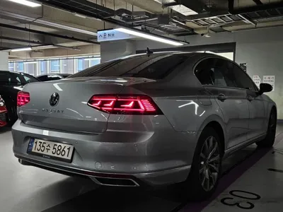Volkswagen Passat 2021, 63345 км, за 15137.5 USD