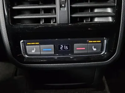 Volkswagen Passat 2021, 63345 км, за 15137.5 USD - фото 14