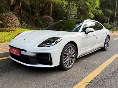 Porsche Panamera · 2025 год