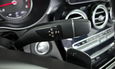 Mercedes-Benz C-Class 2017, 76272 км, за 14641.35 USD - фото 9