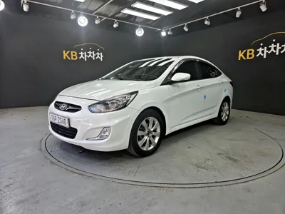 Hyundai Accent · 2011 год