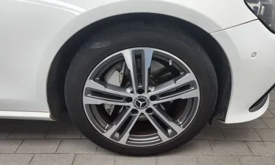 Mercedes-Benz E-Class 2021, 78162 км, за 24986.85 USD