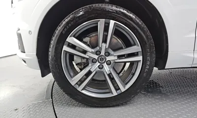 Volvo XC60 2021, 40046 км, за 23744.49 USD